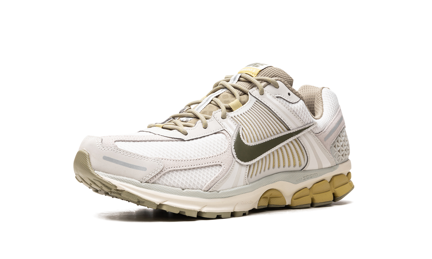 Zoom Vomero 5 "Light Bone/Medium Olive"