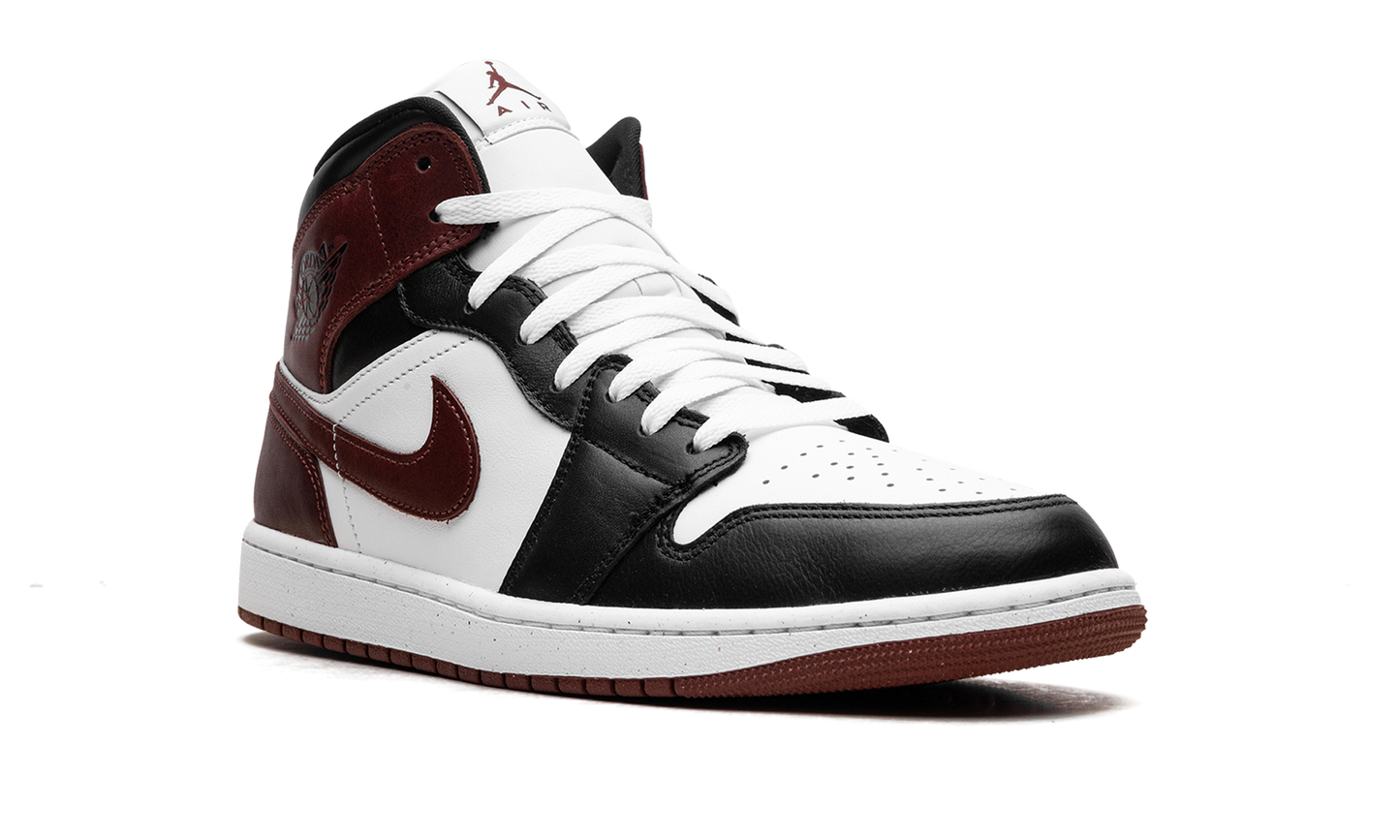 Jordan 1 Mid SE "Dark Pony"