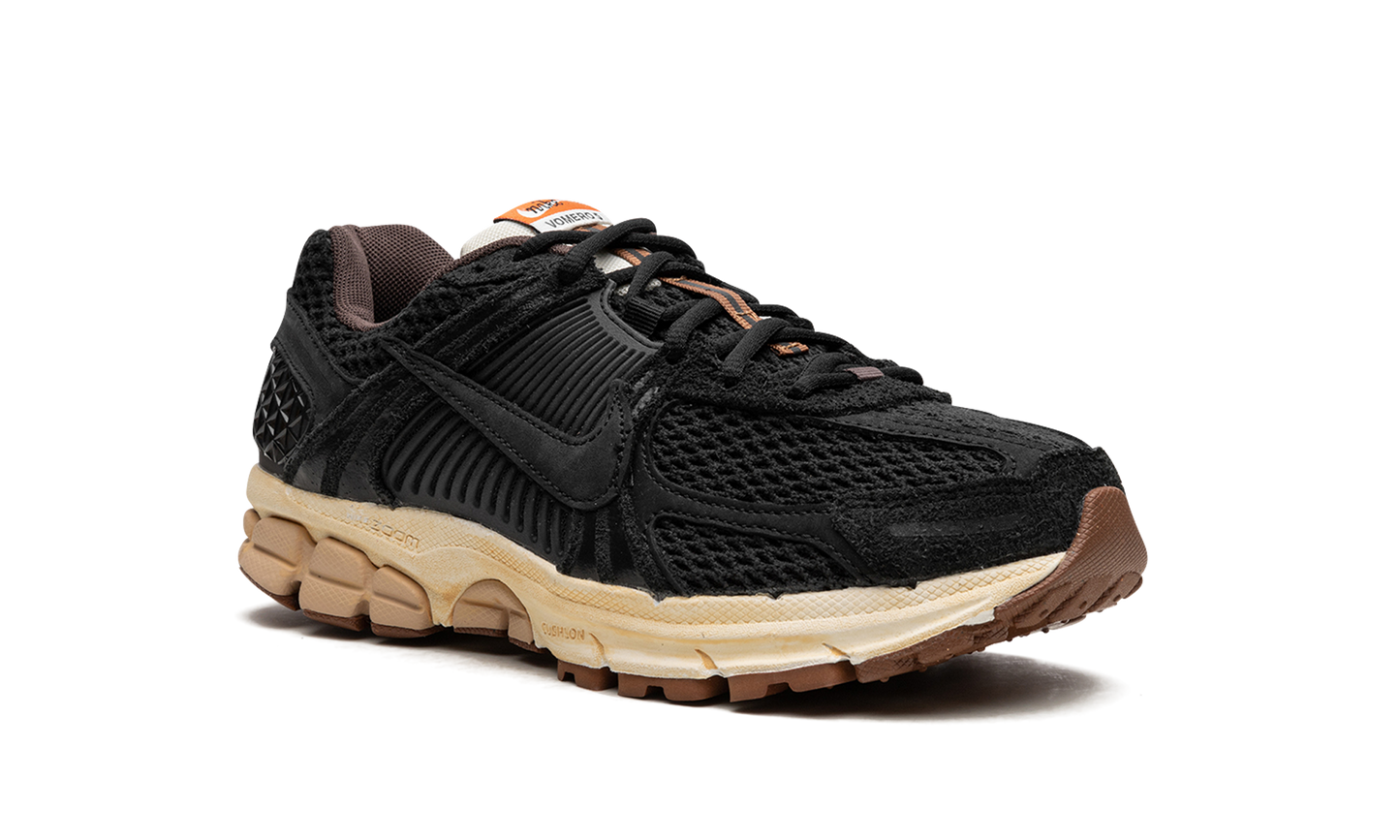 VOMERO 5 WMNS "Black / Sesame"