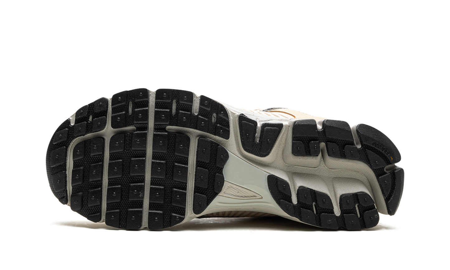 Zoom Vomero 5 WMNS "Pearl White"