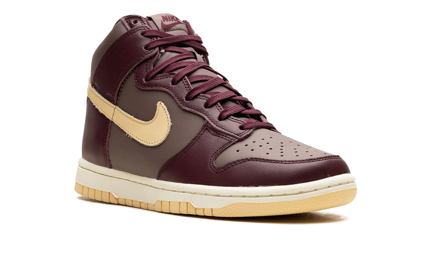 DUNK HIGH WMNS "Plum Eclipse"