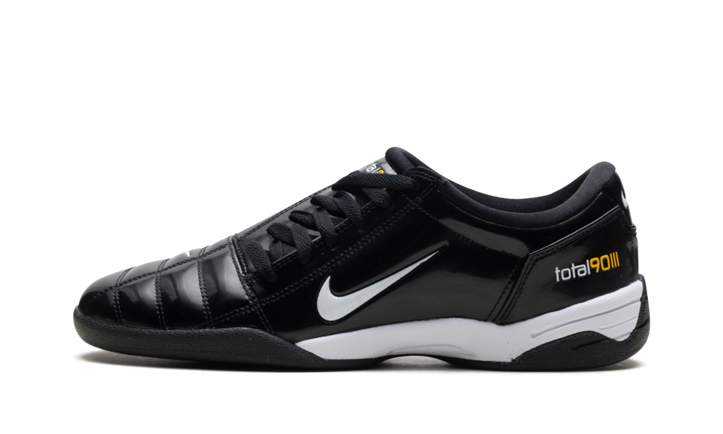 Total 90 III "Black Patent"