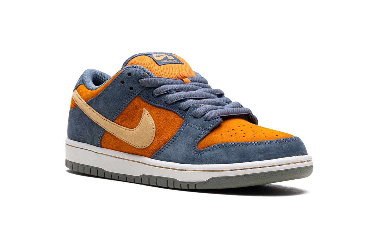 SB Dunk Low Pro "Light Carbon"