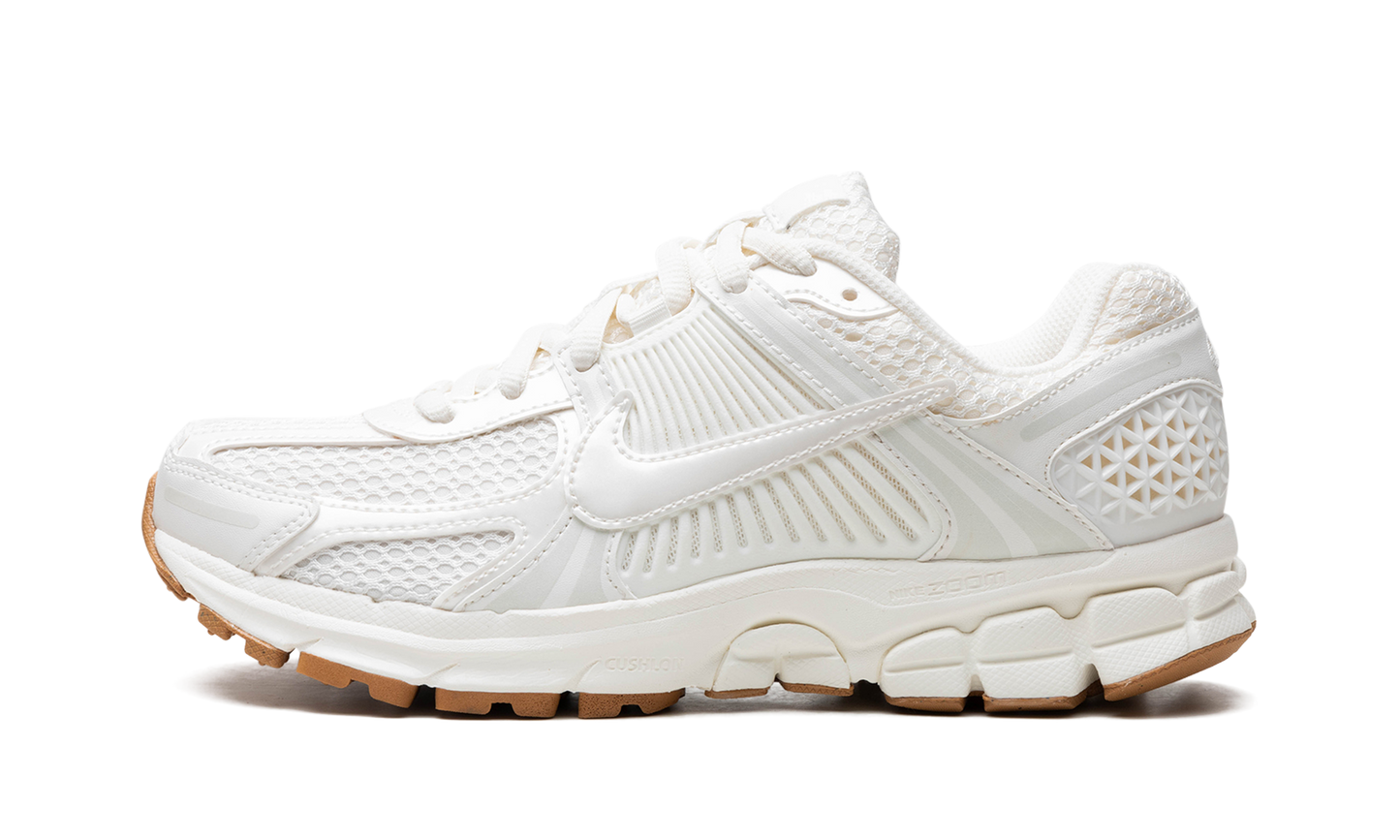 WMNS Nike Zoom Vomero 5 "SAIL GUM"