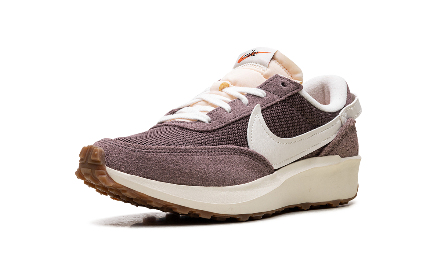 Waffle Debut VNTG WMNS "Plum Eclipse"