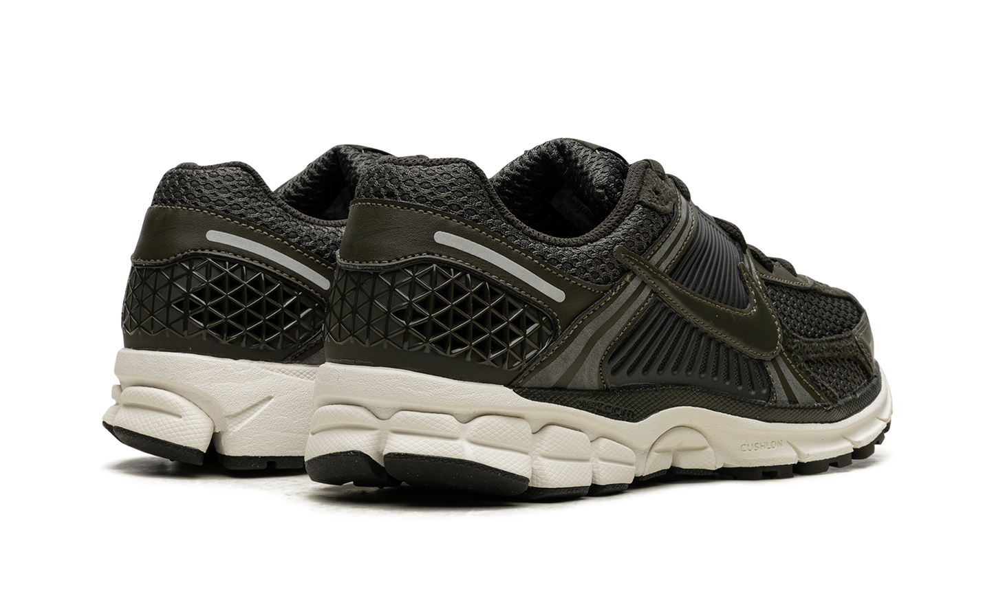 ZOOM VOMERO 5 WMNS "Sequoia"