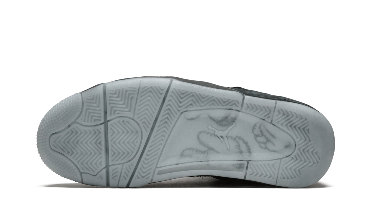 Air Jordan 4 Retro "Kaws - Black"