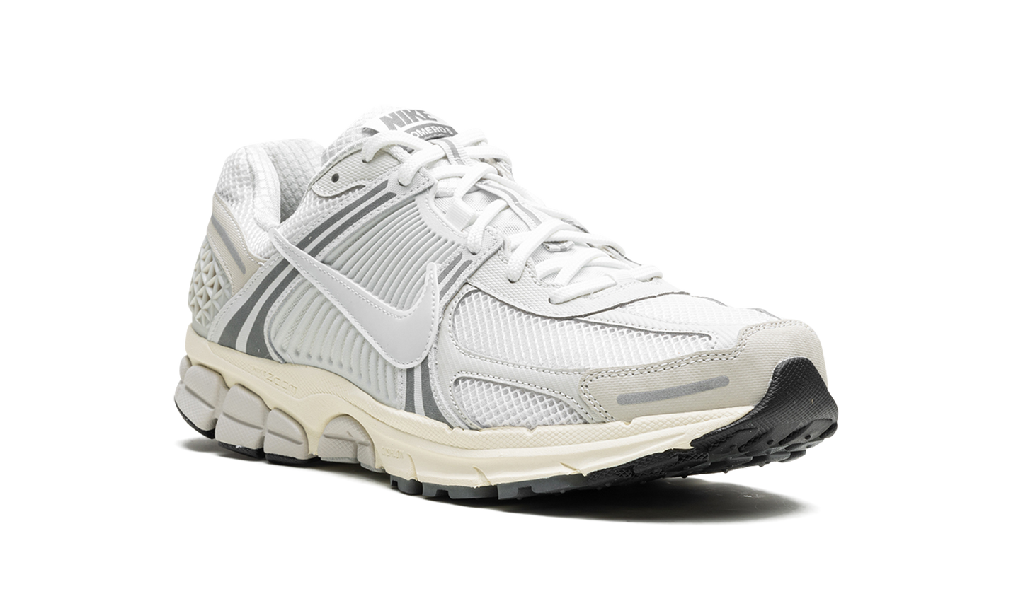 Zoom Vomero 5 "Platinum Tint"