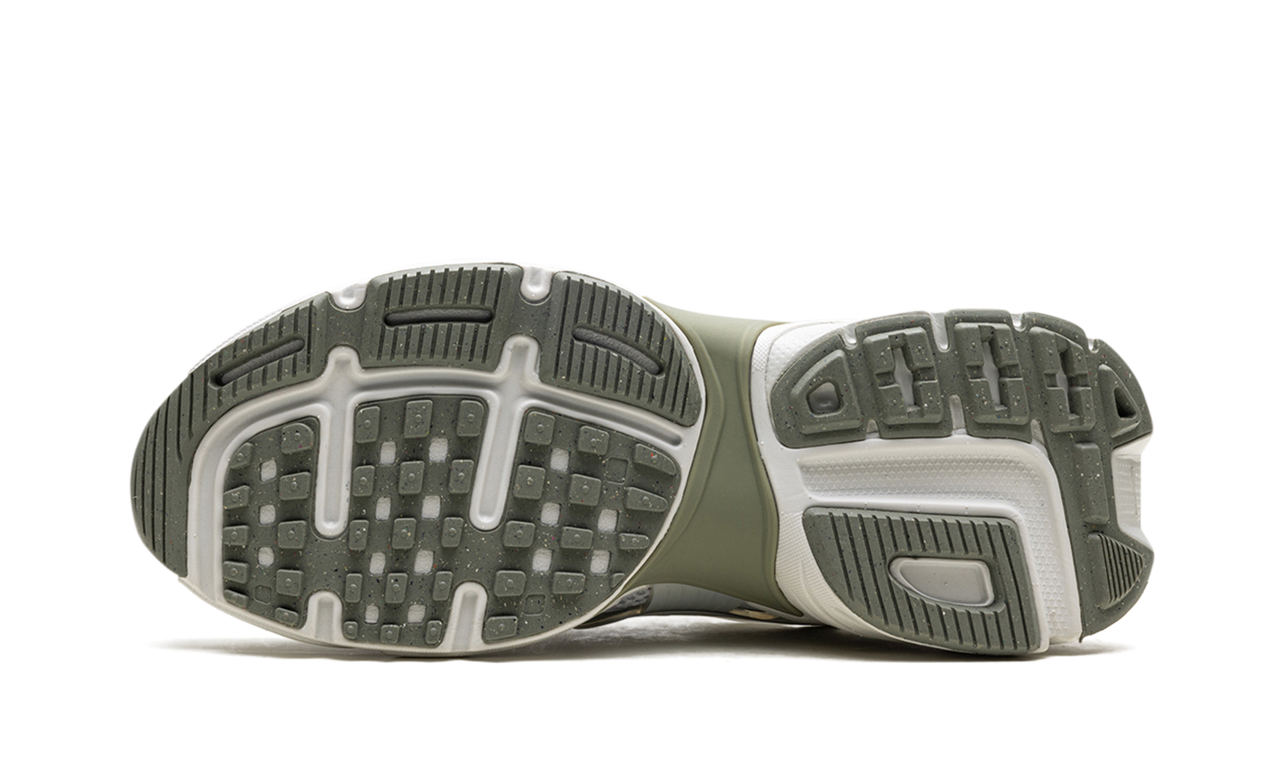 V2K Run WMNS "Photon Dust Light Silver"