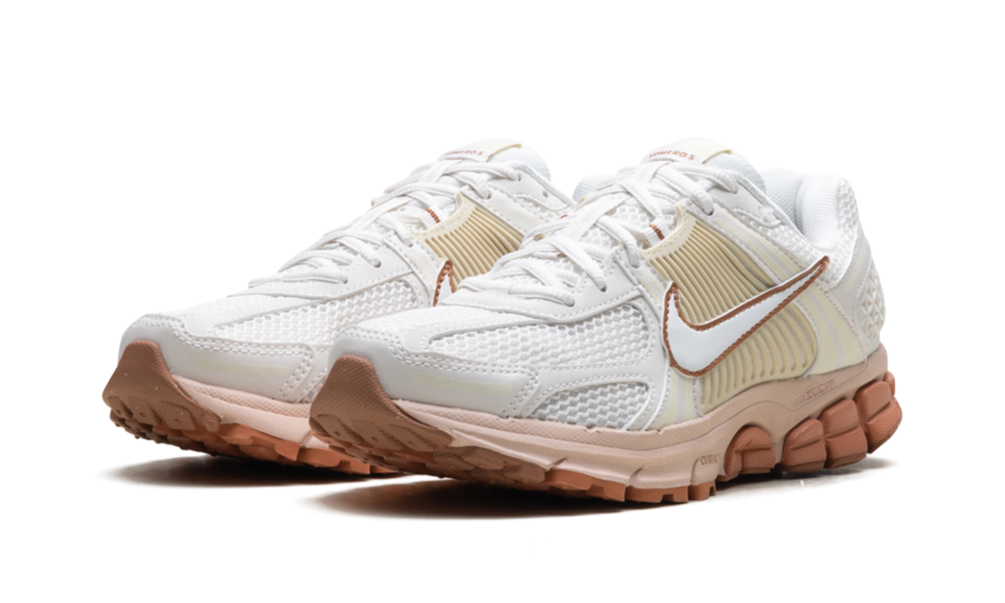 Zoom Vomero 5 WMNS "Particle Beige Terra Blush"