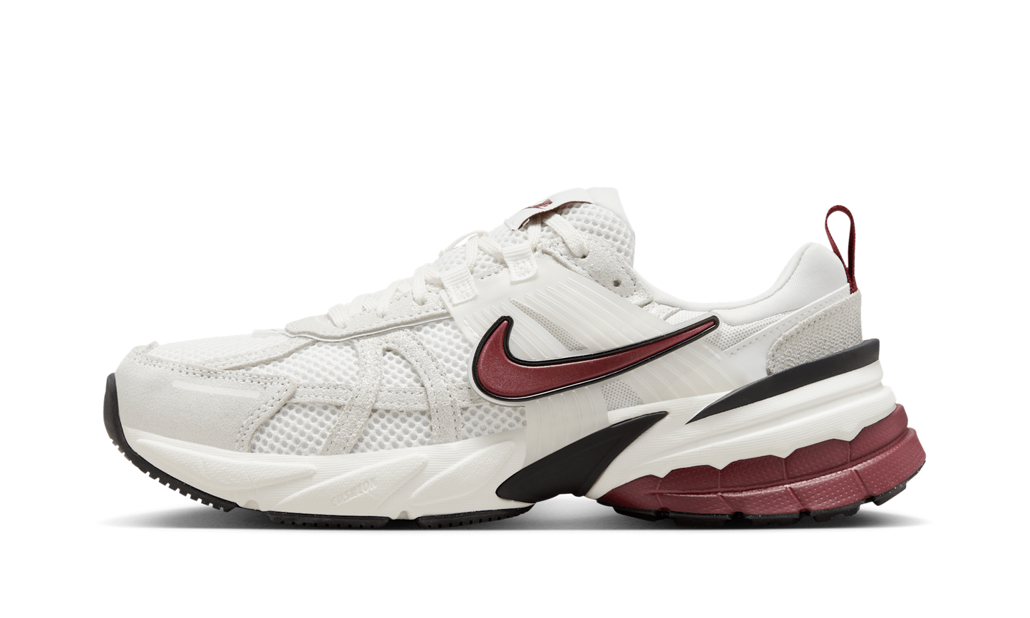 V2K Run SE WMNS "White Team Red"