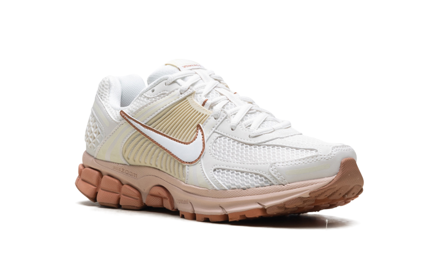 Zoom Vomero 5 WMNS "Particle Beige Terra Blush"