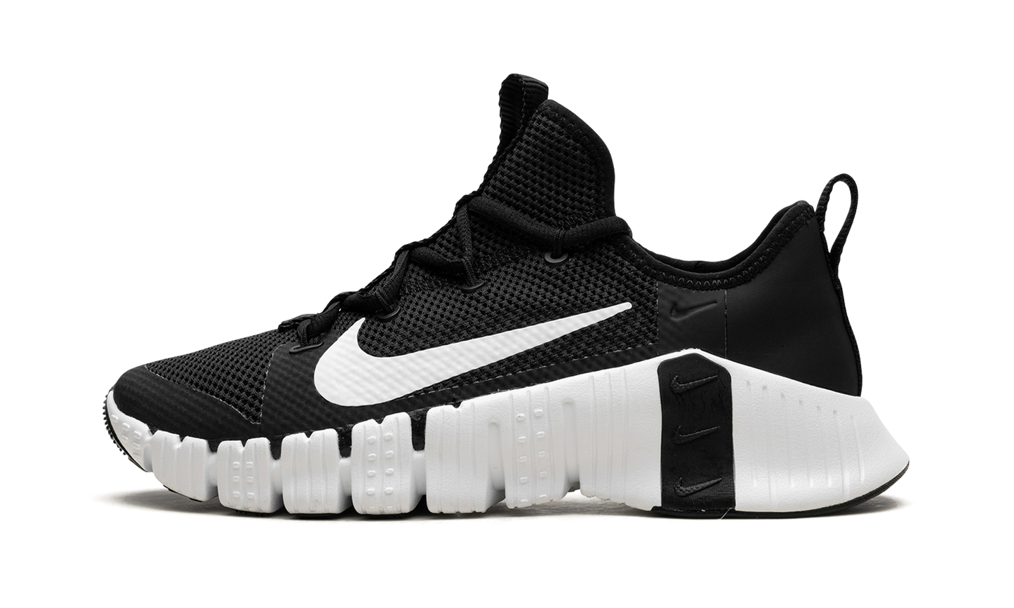 FREE METCON 3 WMNS "Black / White"