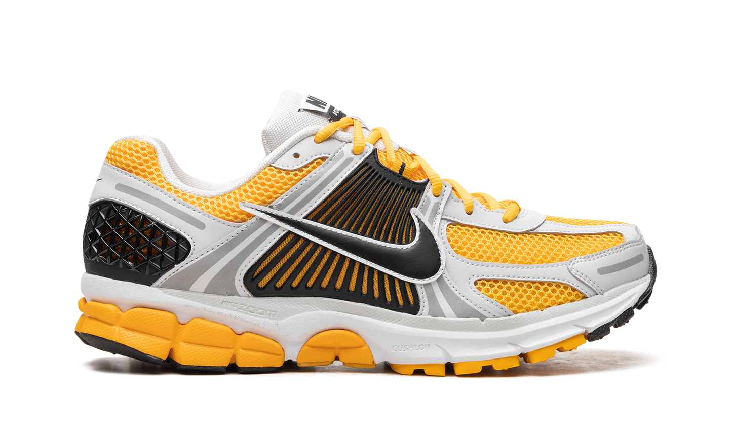Zoom Vomero 5 "University Gold'"