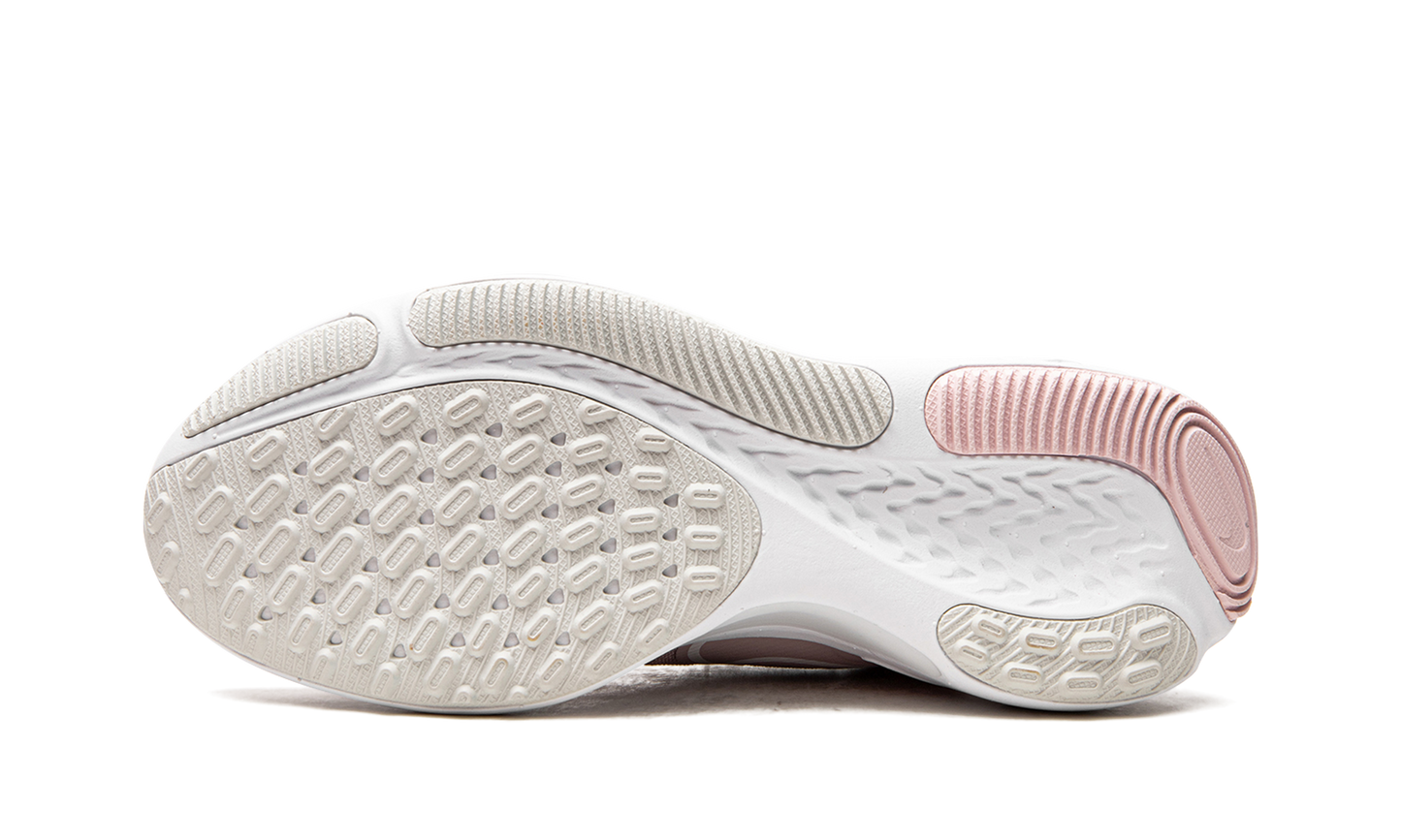 WMNS React Miler 2