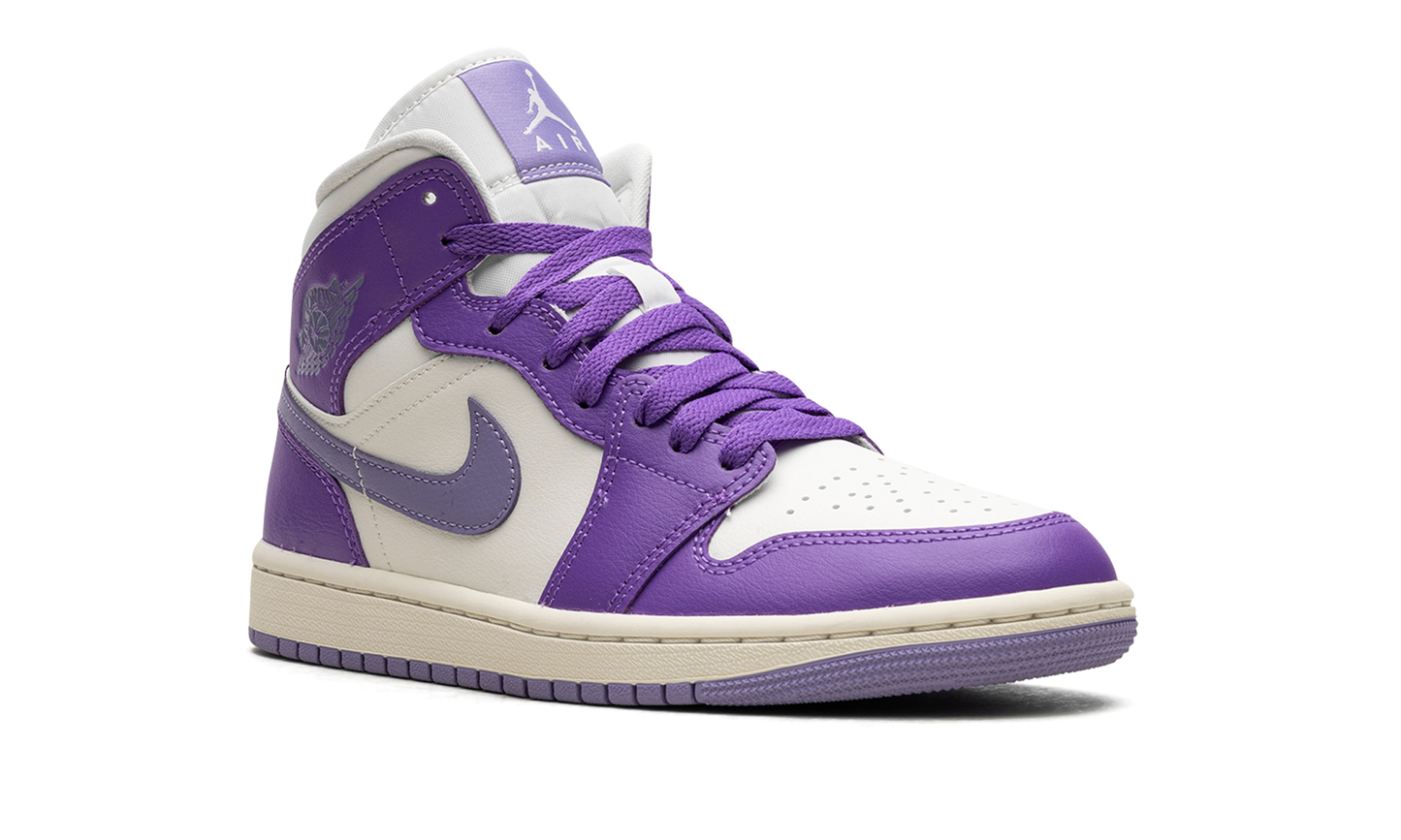 AIR JORDAN 1 MID WMNS "Action Grape"
