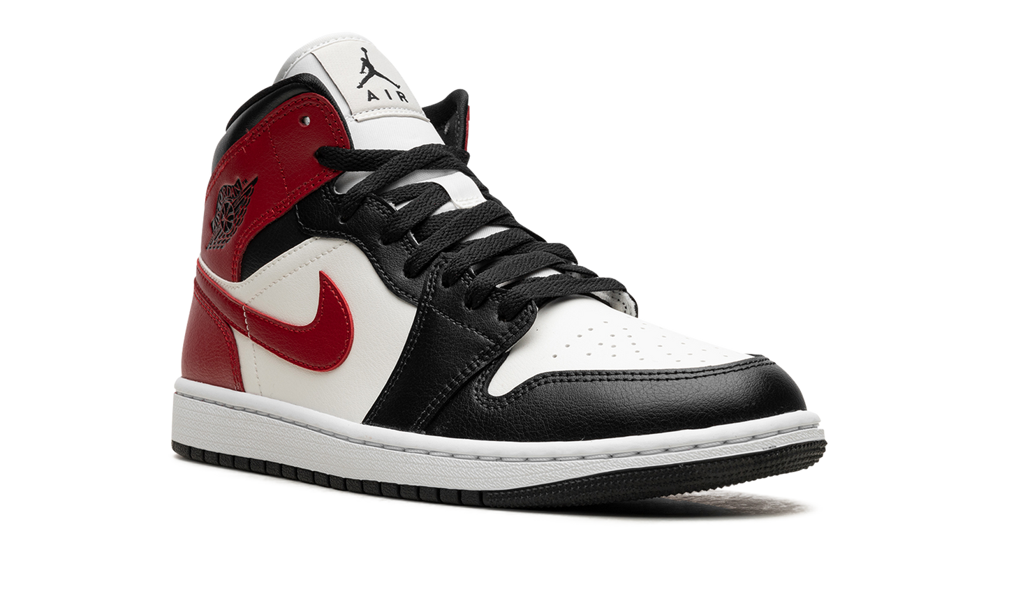 AIR JORDAN 1 MID WMNS "Black Toe"