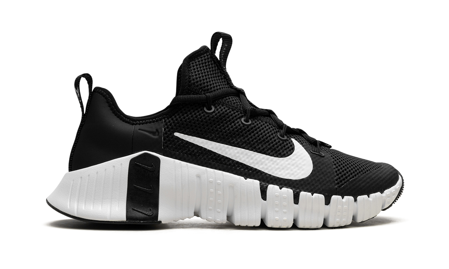 FREE METCON 3 WMNS "Black / White"