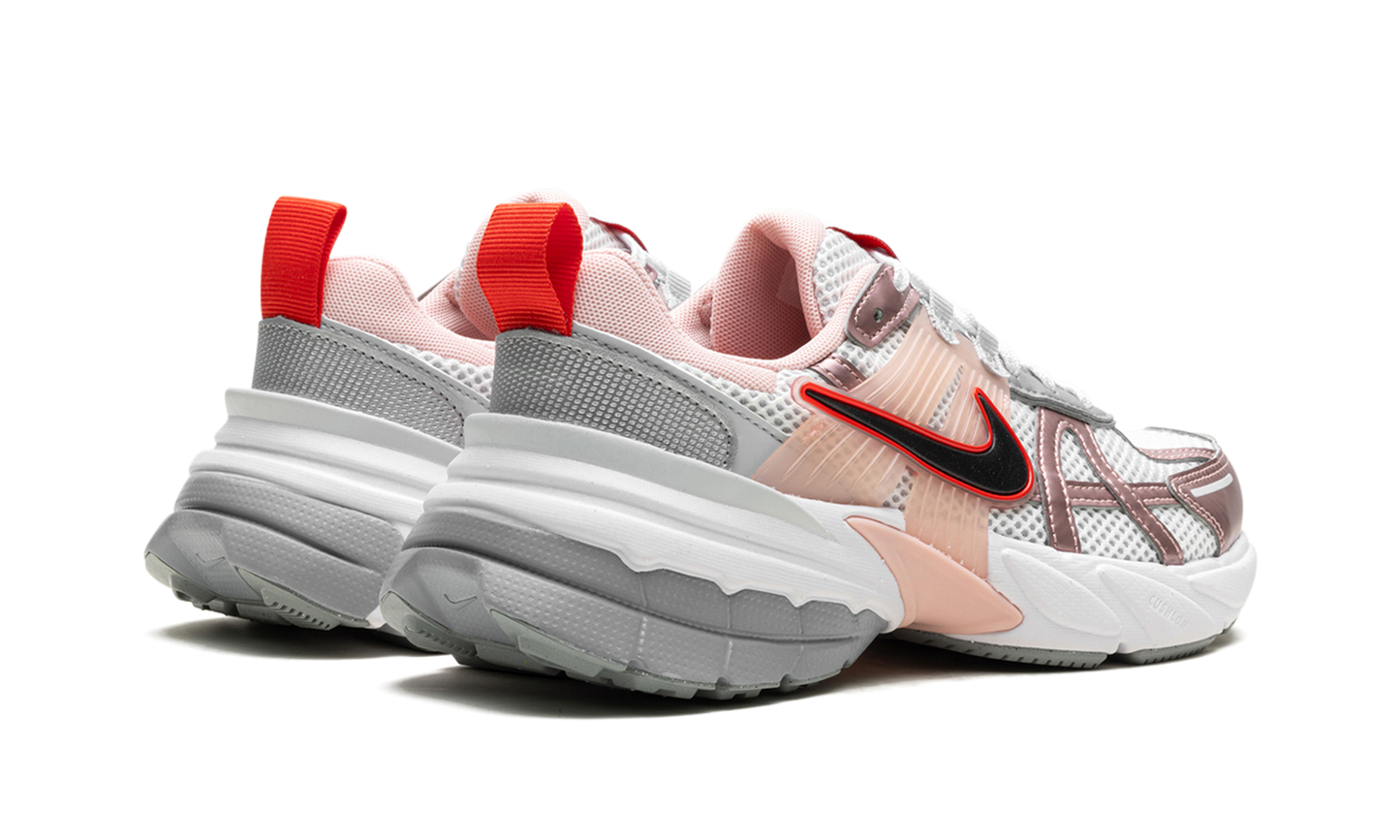 WMNS Nike V2K Run "Legend pink"
