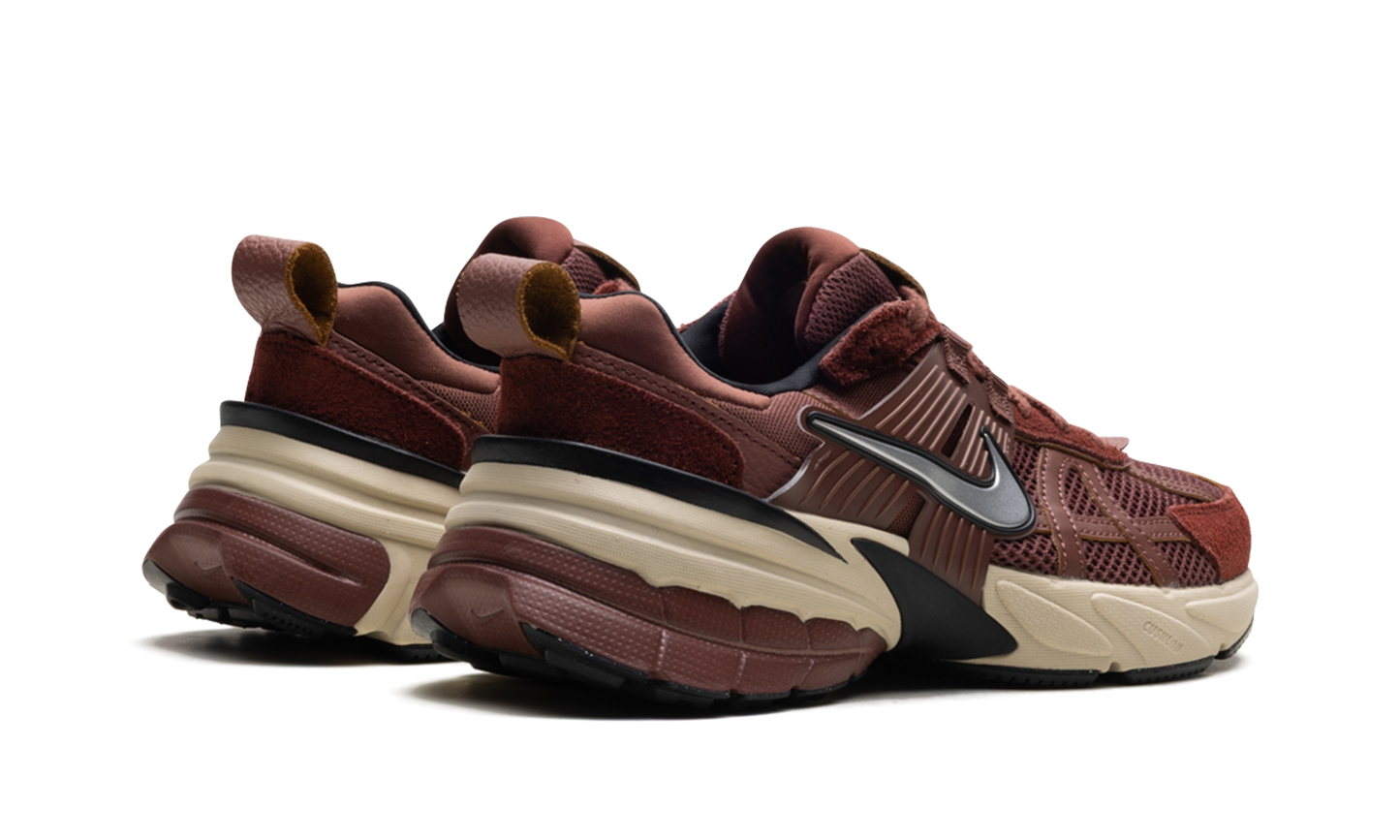 V2K Run WMNS "Red Sepia Dark Pony"