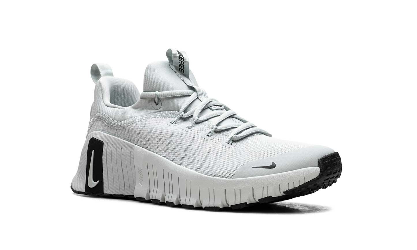 Free Metcon 6 WMNS "Light Silver Black"