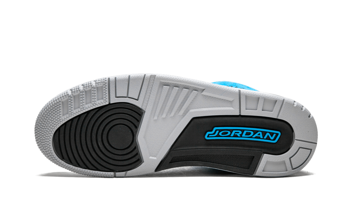 Air Jordan 3 Retro "Powder Blue"