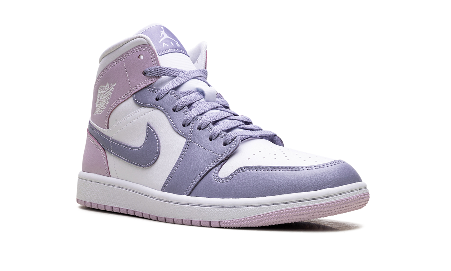 Jordan 1 Mid WMNS "Indigo Haze Doll White"