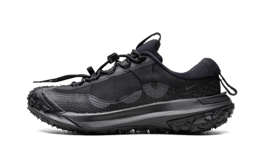 ACG Mountain Fly 2 Low "Triple Black"