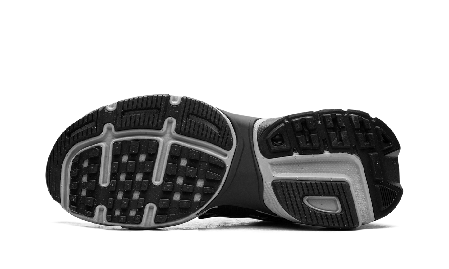 V2K Run WMNS "Black Metallic Silver"