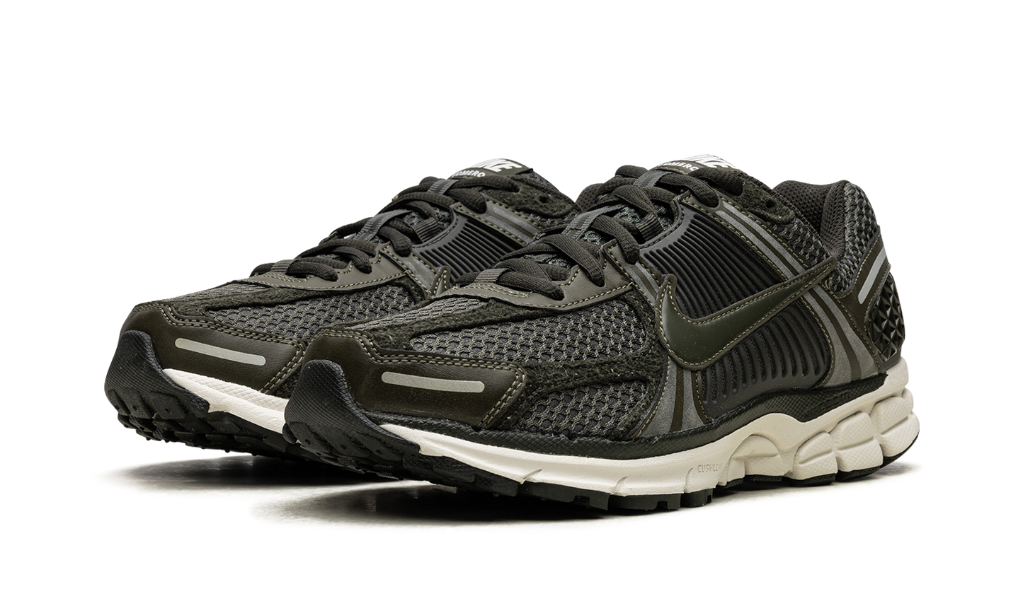 ZOOM VOMERO 5 WMNS "Sequoia"
