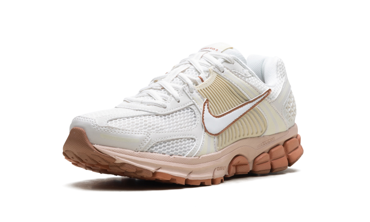 Zoom Vomero 5 WMNS "Particle Beige Terra Blush"