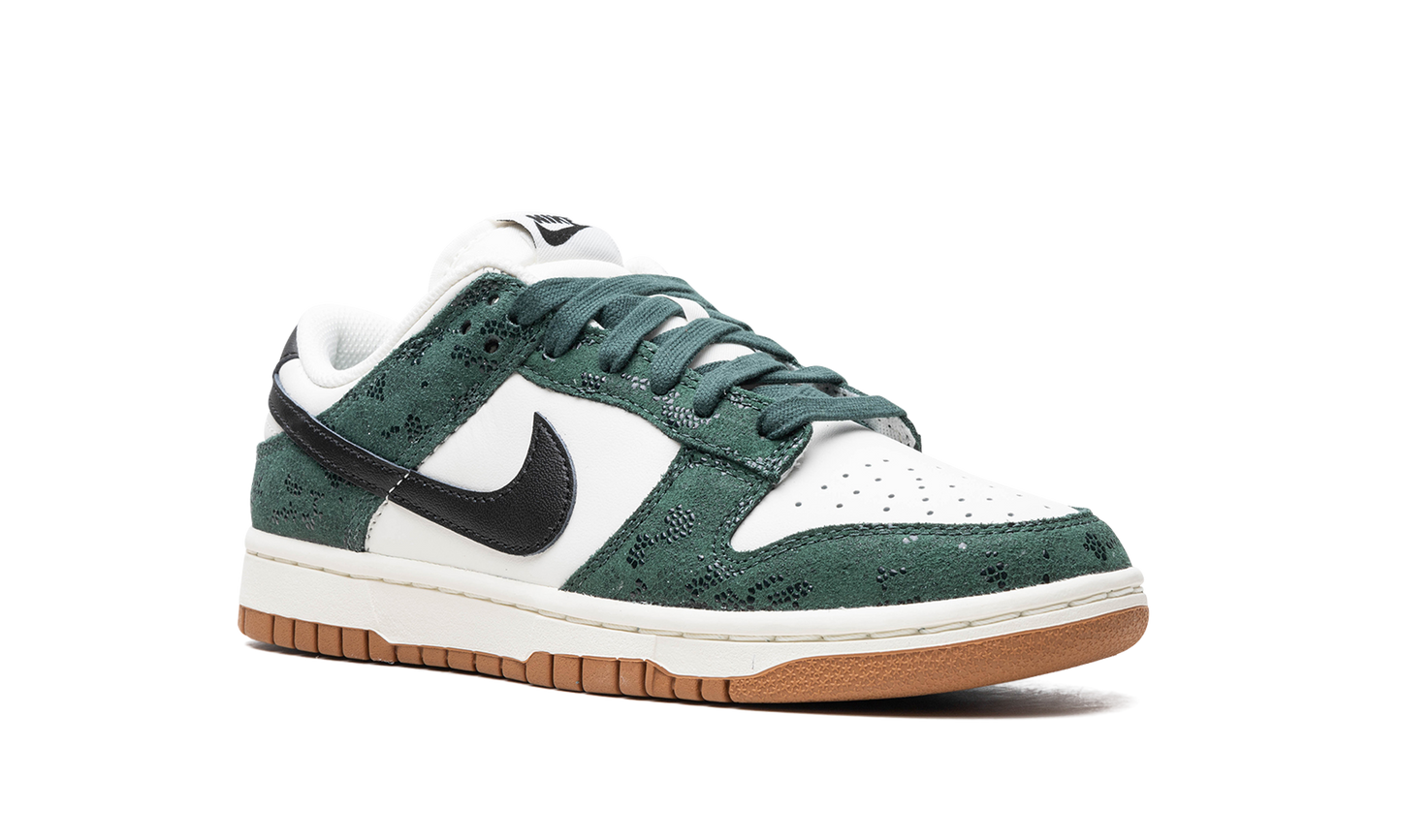 DUNK LOW WMNS "Green Snake"