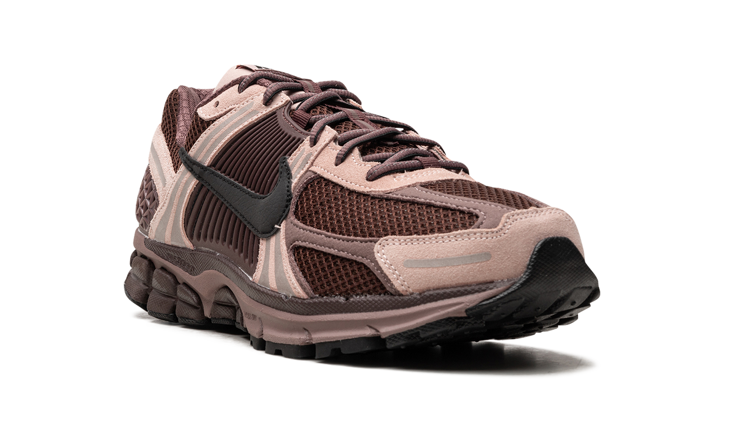 ZOOM VOMERO 5 WMNS "Plum Eclipse"