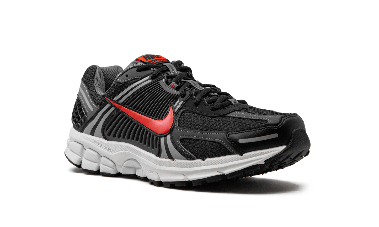 Air Zoom Vomero 5 "Black Picante Red"