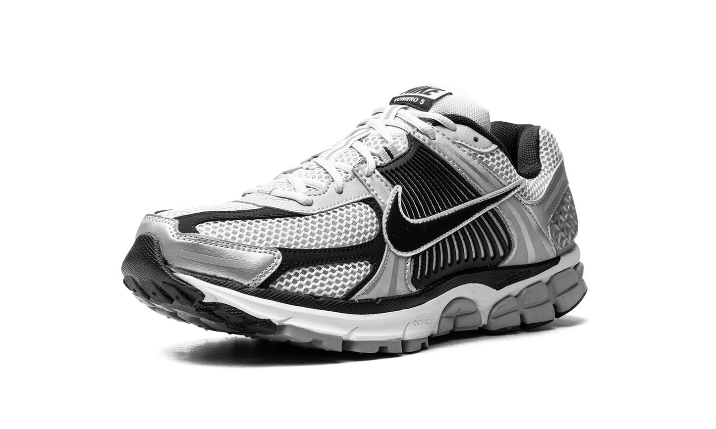 Zoom Vomero 5 "Metallic Silver Black"