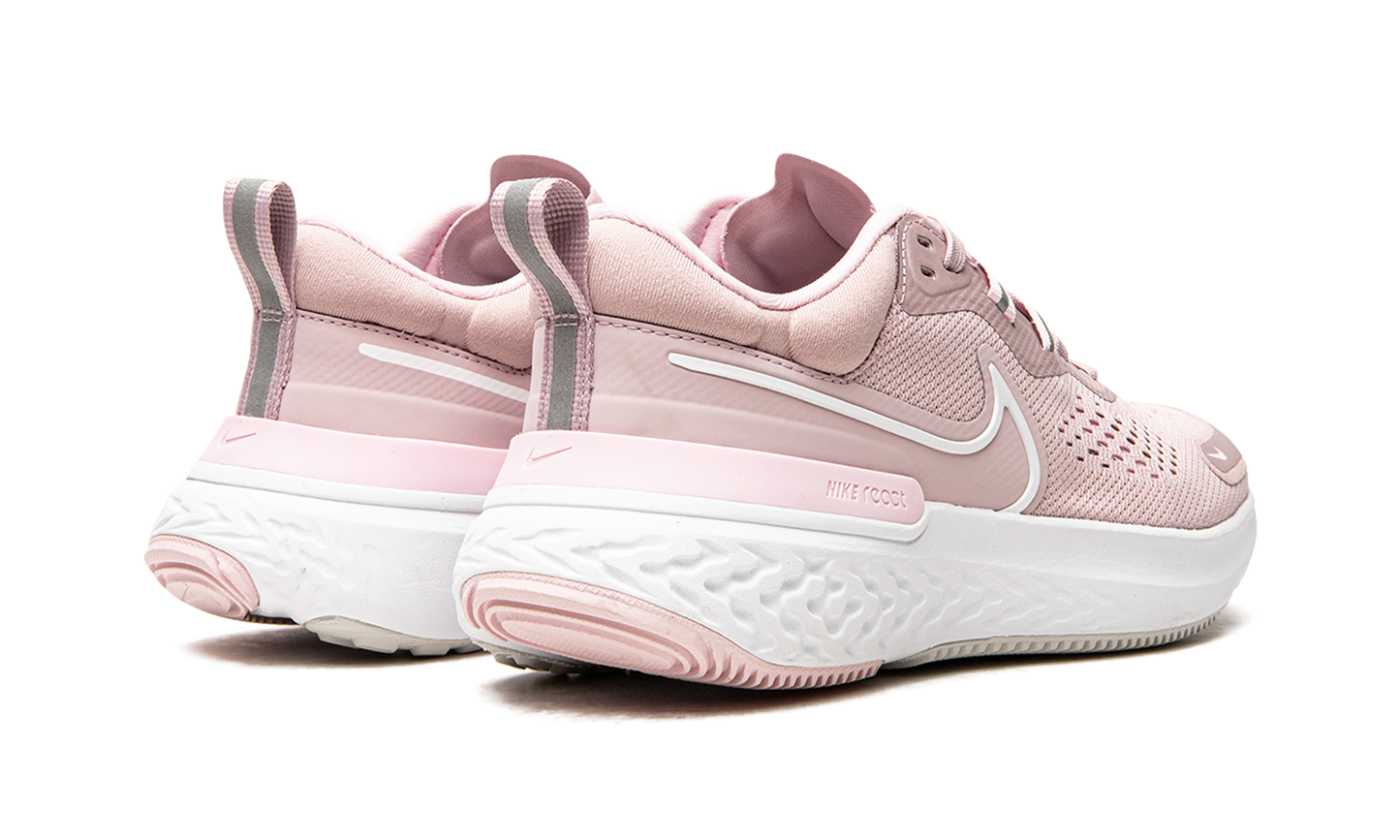 WMNS React Miler 2