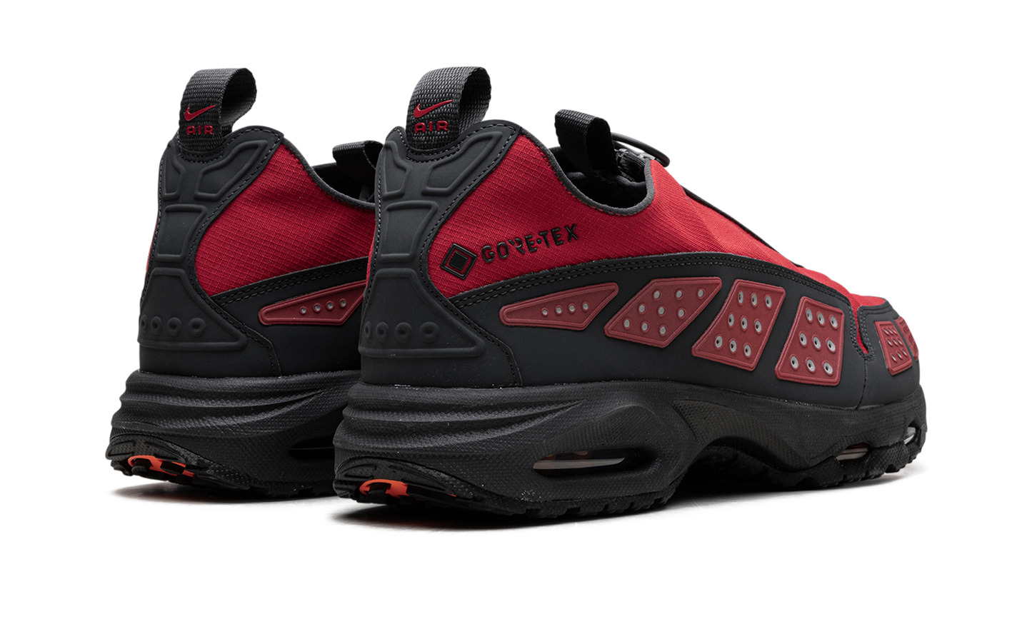 Air Max SNDR GTX WMNS "Hyper Crimson"