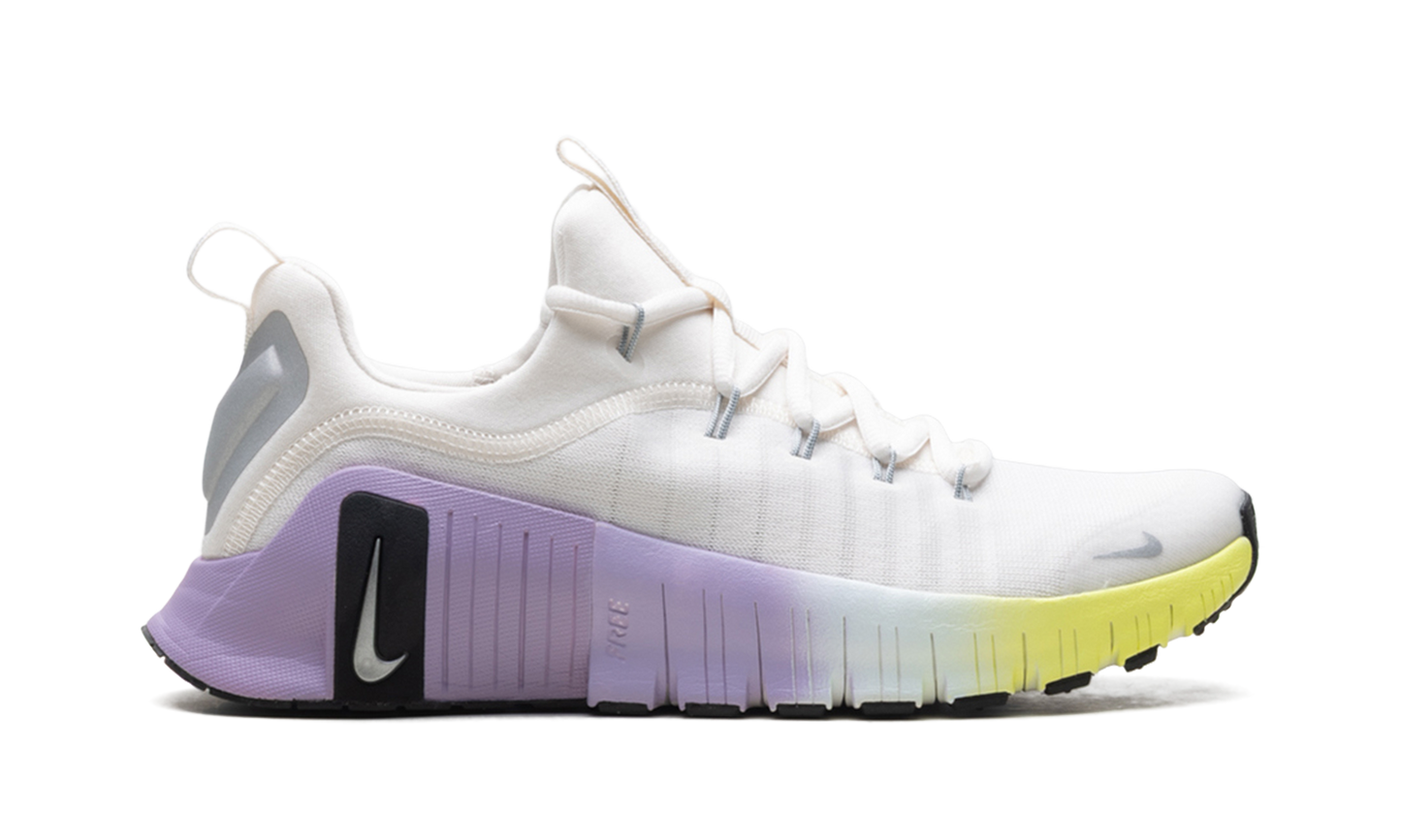 Free Metcon 6 SE WMNS "Phantom Black Hydrangeas Metallic Silver"