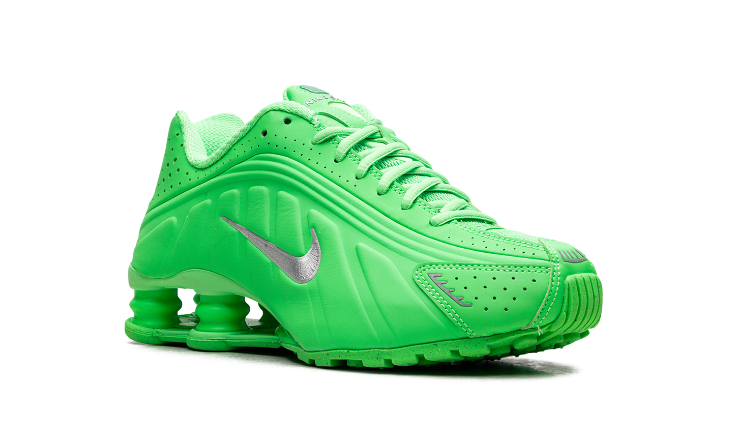 Shox R4 WMNS "Green Strike"