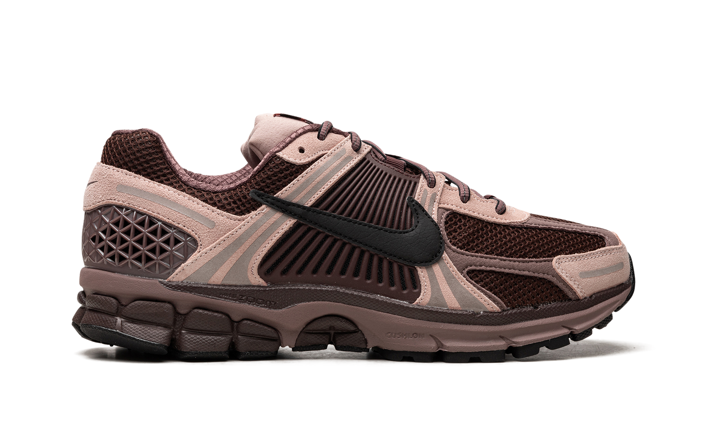 ZOOM VOMERO 5 WMNS "Plum Eclipse"