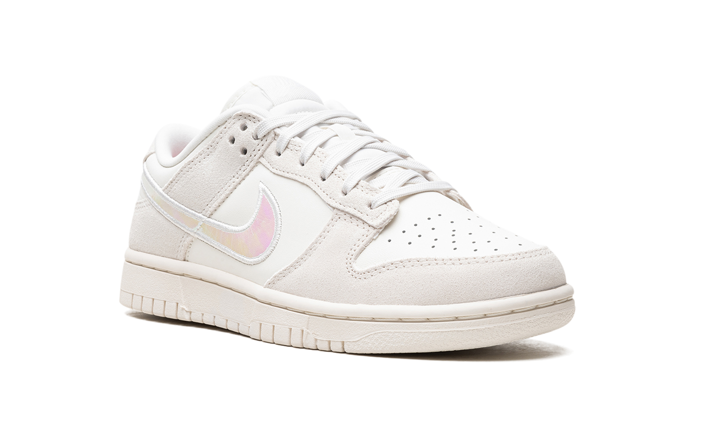 DUNK LOW WMNS "Ridescent Swoosh"