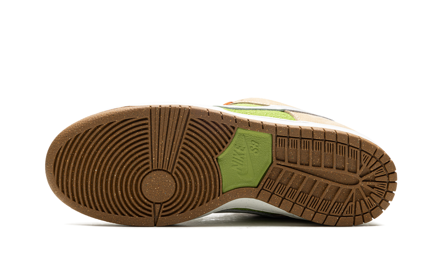 SB Dunk Low "Escargot"