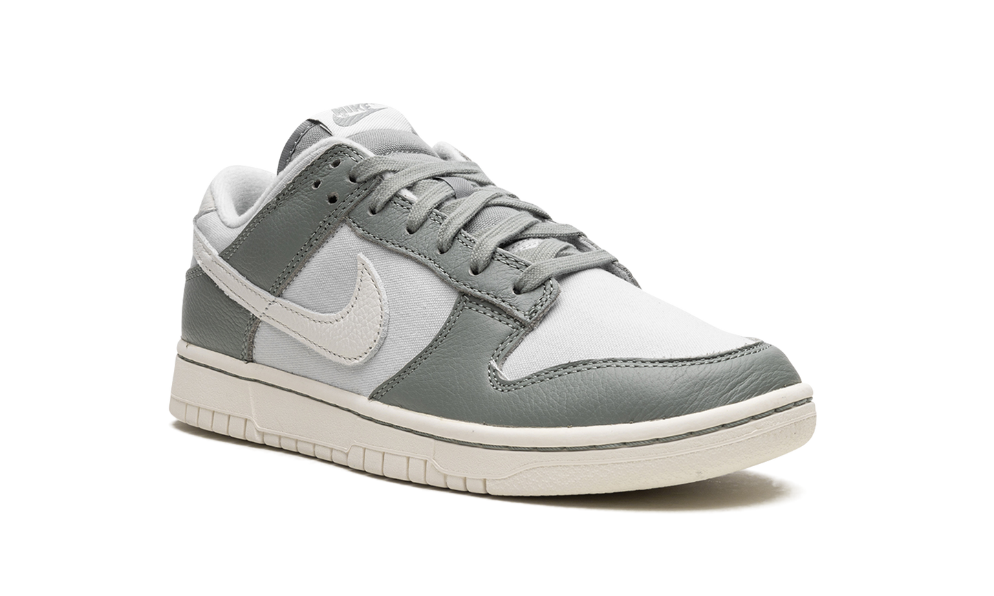 Dunk Low Retro PRM "Mica Green"