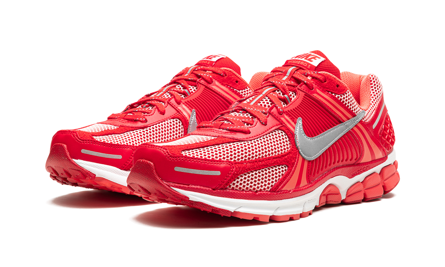 Zoom Vomero 5 PRM "University Red Metallic Silver"
