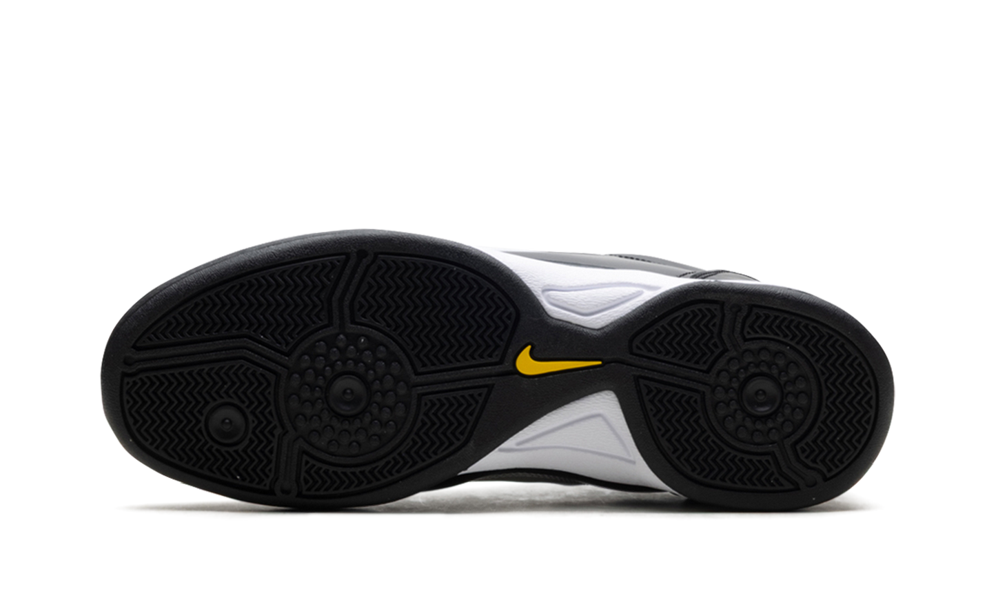 Total 90 III "Black Patent"