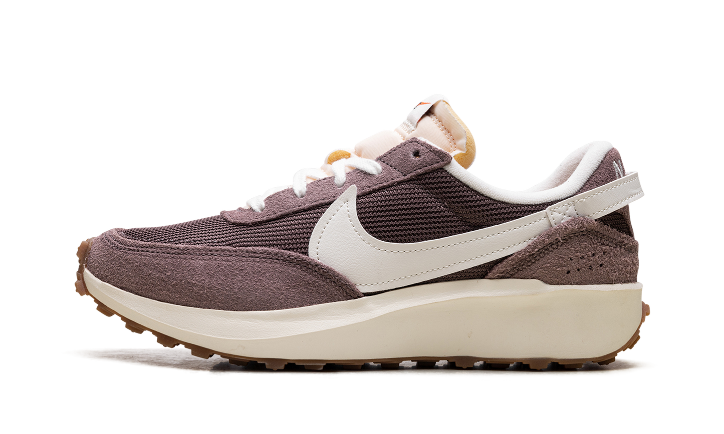 Waffle Debut VNTG WMNS "Plum Eclipse"