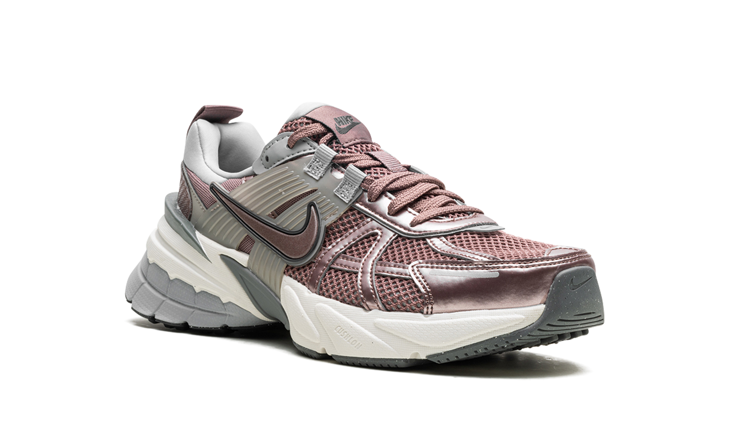 V2K Run WMNS "Smokey Mauve"