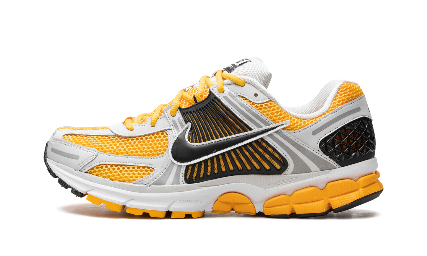 Zoom Vomero 5 "University Gold'"