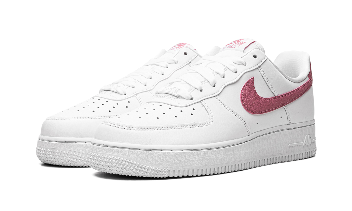 AIR FORCE 1 '07 ESS TRINO MNS WMNS "Desert Berry"