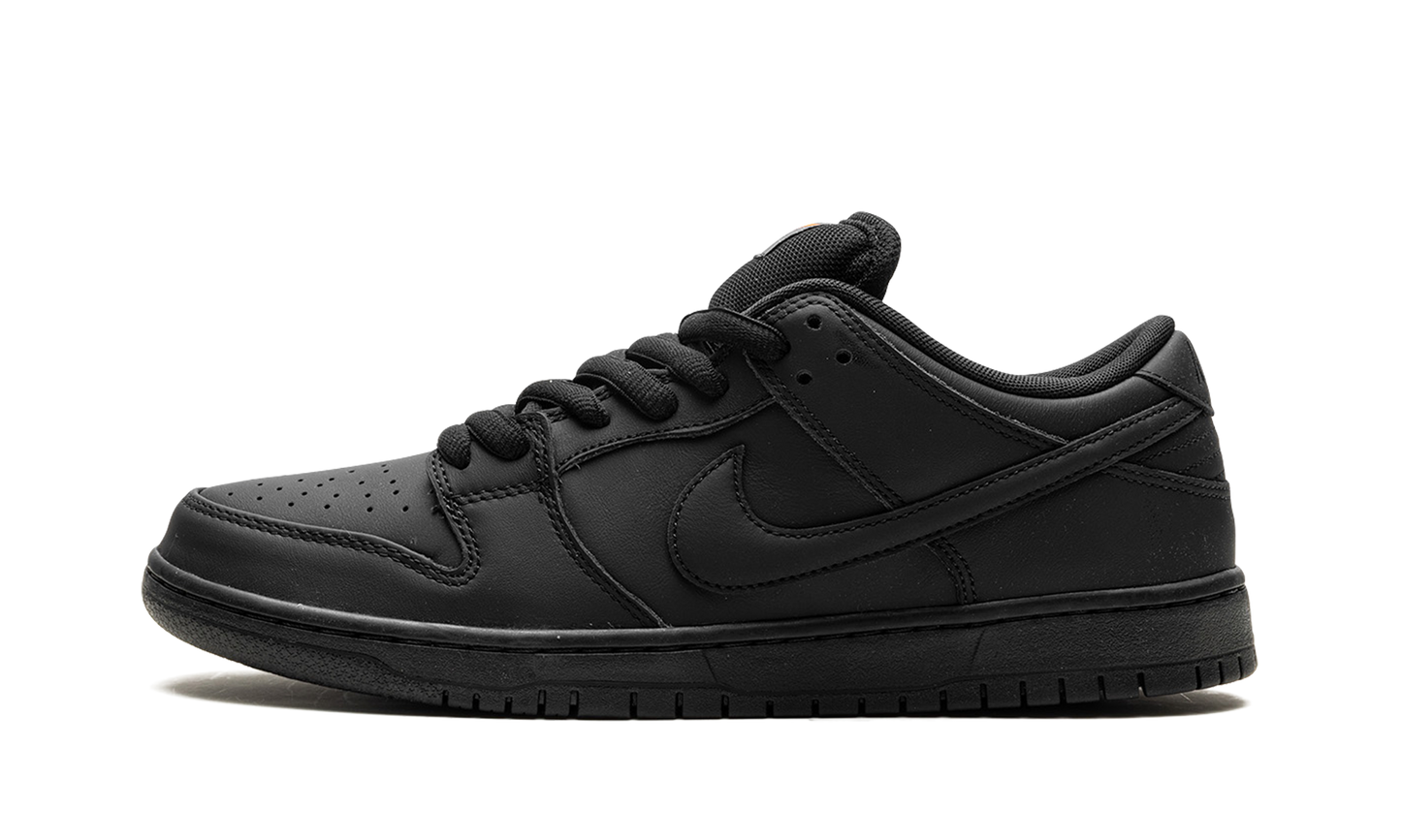 SB Dunk "Triple Black"